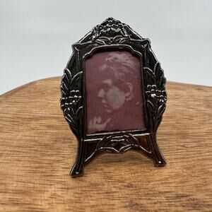 VTG Miniature Victorian Frame Made in Taiwan Home Decor Photo Frame Decorative